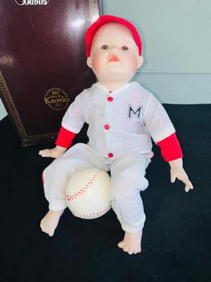 LITTTLE BABY BASEBALL PLAYER