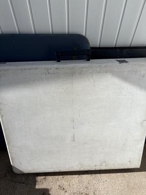 White folding table