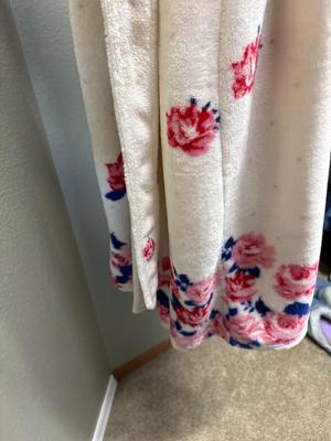 Liz Claiborne robe