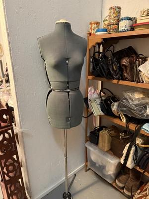 Sale Photo Thumbnail #36: Dress form