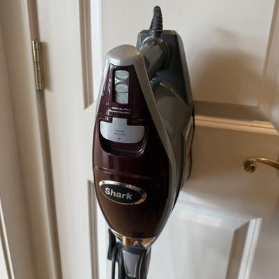 Shark Rocket Deluxe Pro (P-HS)