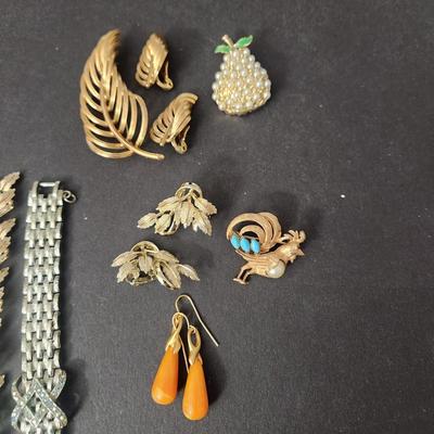 Lot of Vintage Costume Jewelry Monet, Coro, Necklaces,Bracelets, Earings, Brooches