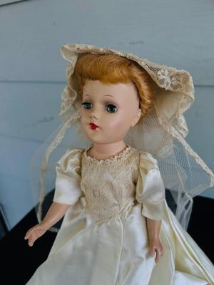 VINTAGE 1950’s WALKER, DOLL By FAIRY LAND TOY PRODUCTS “SWEET SUE”