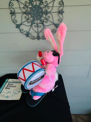 ENERGIZER BUNNY AND ARTIST AUTOGRAPH BOOK