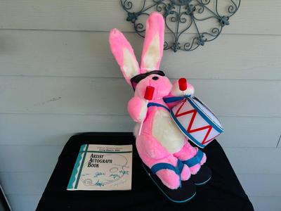 ENERGIZER BUNNY AND ARTIST AUTOGRAPH BOOK