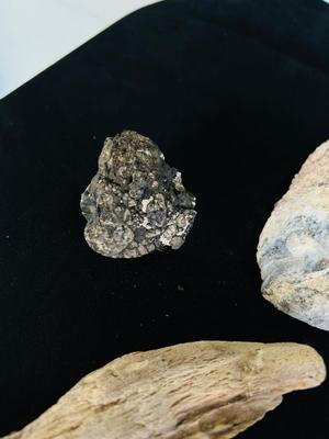 POLISHED EGG SHAPED ROCKS, OTHER STONES, AND MINERALS.