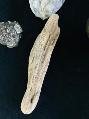 POLISHED EGG SHAPED ROCKS, OTHER STONES, AND MINERALS.