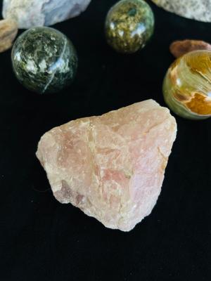 POLISHED EGG SHAPED ROCKS, OTHER STONES, AND MINERALS.
