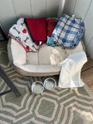 LARGE DOG BED, BLANKETS AND FEEDING/WATERING DISHES