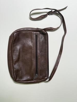 LOT 67L: Brown Purses: Stone Mountain, Samantha Scott & More