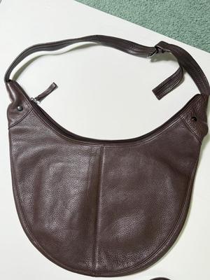 LOT 67L: Brown Purses: Stone Mountain, Samantha Scott & More