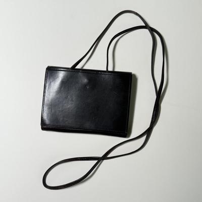 LOT 67L: Brown Purses: Stone Mountain, Samantha Scott & More