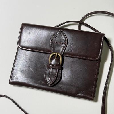LOT 67L: Brown Purses: Stone Mountain, Samantha Scott & More