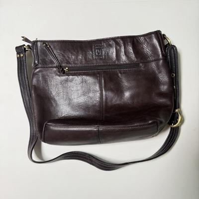 LOT 67L: Brown Purses: Stone Mountain, Samantha Scott & More