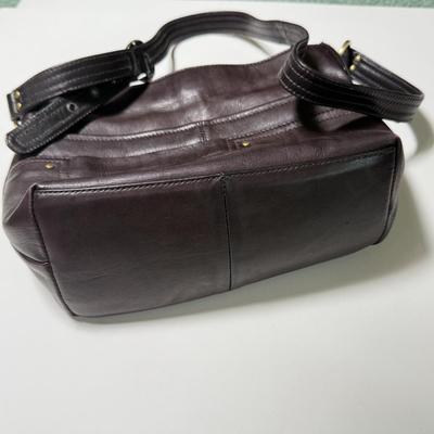 LOT 67L: Brown Purses: Stone Mountain, Samantha Scott & More