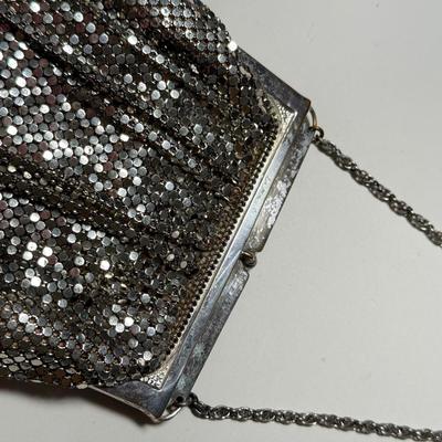 LOT 70L: Fabulous Vintage Art Deco 1940s Style Whiting & Davis Silver Mesh Bag