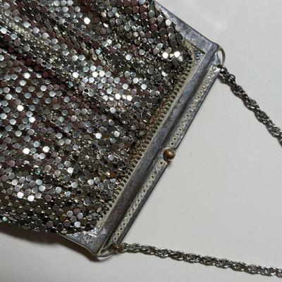 LOT 70L: Fabulous Vintage Art Deco 1940s Style Whiting & Davis Silver Mesh Bag