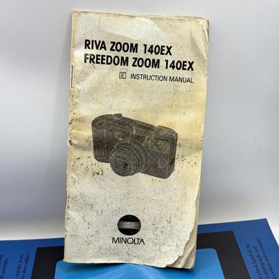 LOT 74D: Vintage Minolta Freedom Zoom 140X 35mm Point & Shoot Film Camera w/ Manual & Minolta Photography Book