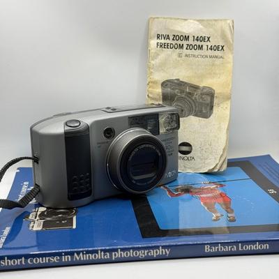 LOT 74D: Vintage Minolta Freedom Zoom 140X 35mm Point & Shoot Film Camera w/ Manual & Minolta Photography Book