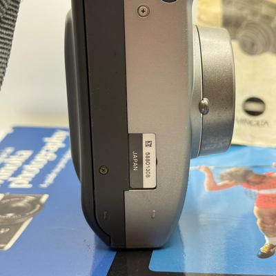 LOT 74D: Vintage Minolta Freedom Zoom 140X 35mm Point & Shoot Film Camera w/ Manual & Minolta Photography Book