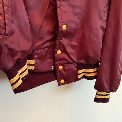 LOT 121L: DuPont Windbreaker & Hats