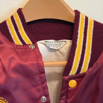 LOT 121L: DuPont Windbreaker & Hats