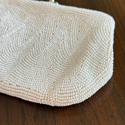 LOT 122L: Vintage Beaded Clutches