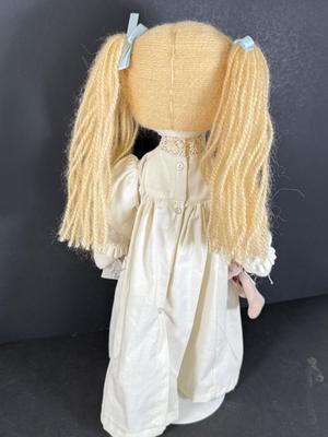 LOT 123D: Suzanne Berg Fabric Dolls