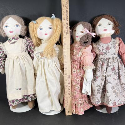 LOT 123D: Suzanne Berg Fabric Dolls