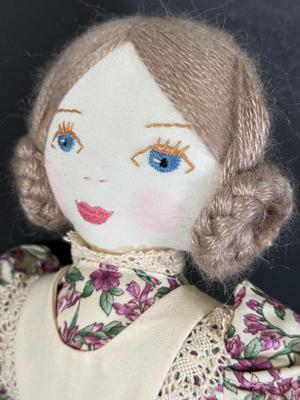 LOT 123D: Suzanne Berg Fabric Dolls