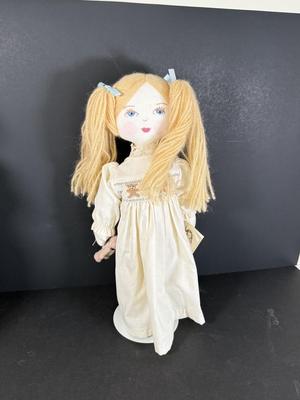 LOT 123D: Suzanne Berg Fabric Dolls