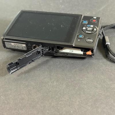 LOT 125D: Canon PowerShot ELPH340HS Digital Camera w/ Box