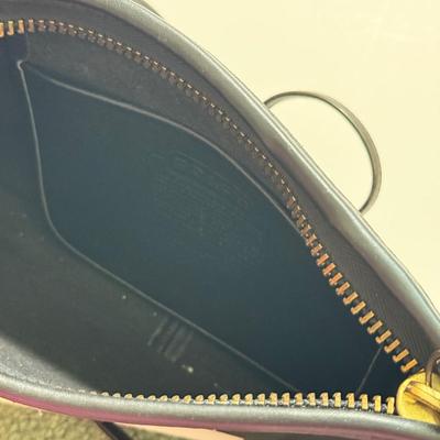 LOT 130K: Vintage Black Leather Coach Purse
