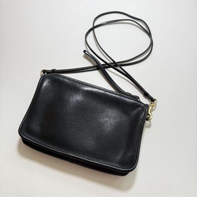 LOT 130K: Vintage Black Leather Coach Purse