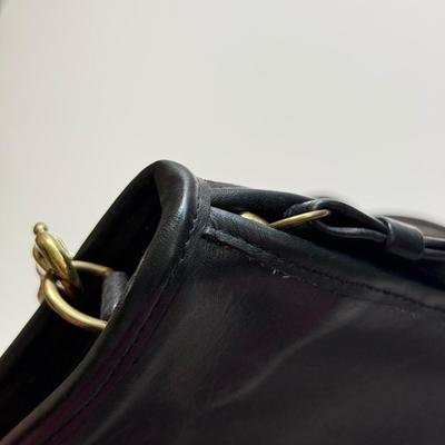LOT 130K: Vintage Black Leather Coach Purse