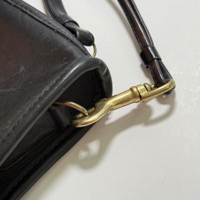 LOT 130K: Vintage Black Leather Coach Purse