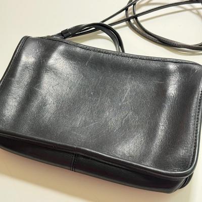 LOT 130K: Vintage Black Leather Coach Purse