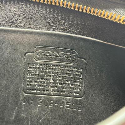 LOT 130K: Vintage Black Leather Coach Purse