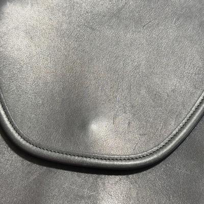 LOT 131K: Vintage Coach Leather Hand Bag