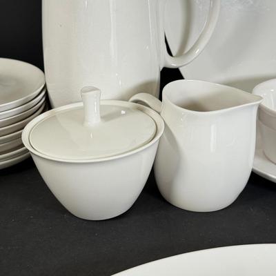 LOT 132K: Franciscan White Stone Wear Dishes