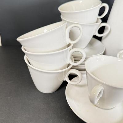 LOT 132K: Franciscan White Stone Wear Dishes