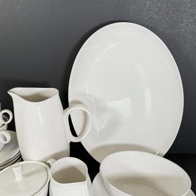 LOT 132K: Franciscan White Stone Wear Dishes