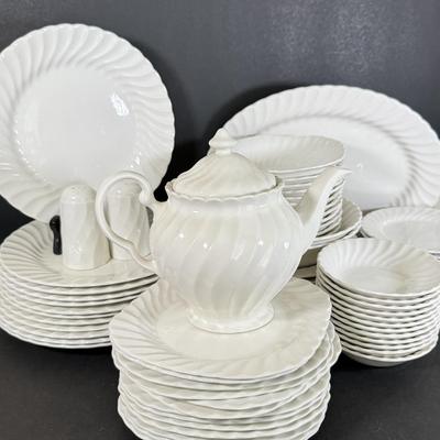 LOT 133K: Johnson Brothers Ironstone Dish Set