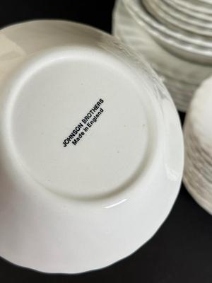 LOT 133K: Johnson Brothers Ironstone Dish Set