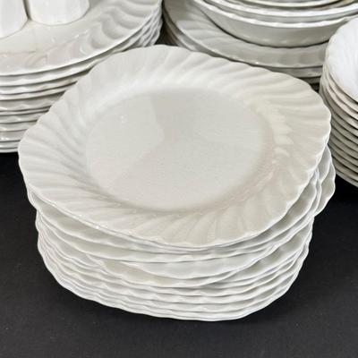 LOT 133K: Johnson Brothers Ironstone Dish Set