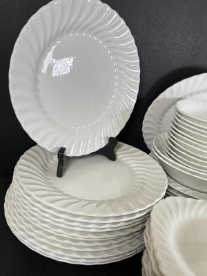 LOT 133K: Johnson Brothers Ironstone Dish Set