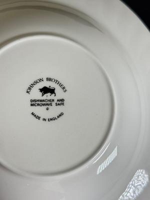 LOT 133K: Johnson Brothers Ironstone Dish Set