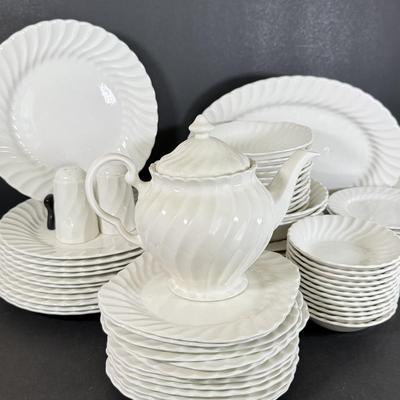 LOT 133K: Johnson Brothers Ironstone Dish Set
