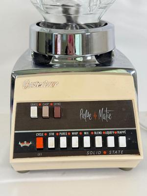 LOT 138K: Vintage Osterizer Pulse-Matic Blender w/ Mini Jars