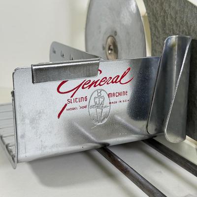 LOT 139K: Vintage General Slicing Machine Model 300